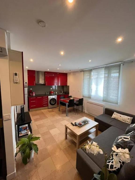 Appartement moderne à Aubervilliers - 45 m² - Parking payant - Bed and Breakfast Aubervilliers