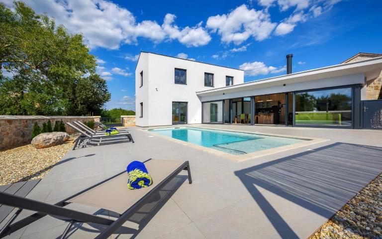 Beautiful Villa 115 with pool in Visnjan - B&B Katun