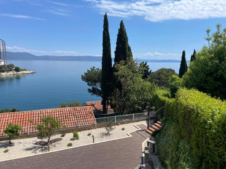 apartments Riva Mare - Bed and Breakfast Sveta Marina
