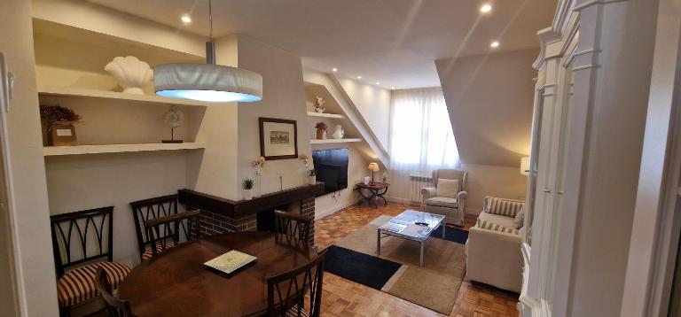 La Buhardilla de la Escalerona - 2 Hab - VUT-4354-AS - Ferienwohnung Gijón