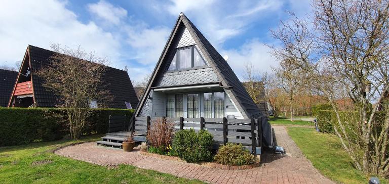 Nurdachhaus KARIN - Ferienwohnung Butjadingen