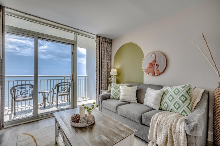 Newly renovated Stylish Beach Condo for 6 Camelot 15th Fl - B&B Myrtle Beach