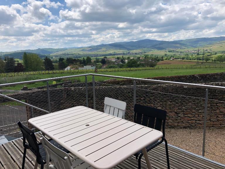 appartement contemporain dans une authentique demeure viticole - Chambres d'hôtes Charnay-lès-Mâcon