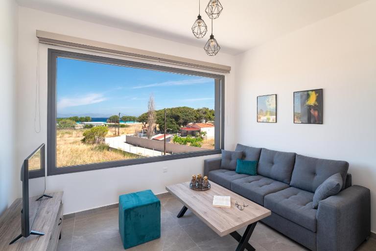 Lotus Luxury Apartments - Bed and Breakfast Kremastí