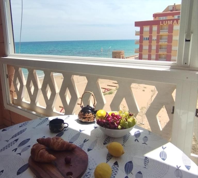 La Mata apartment on the first line - B&B Torrelamata