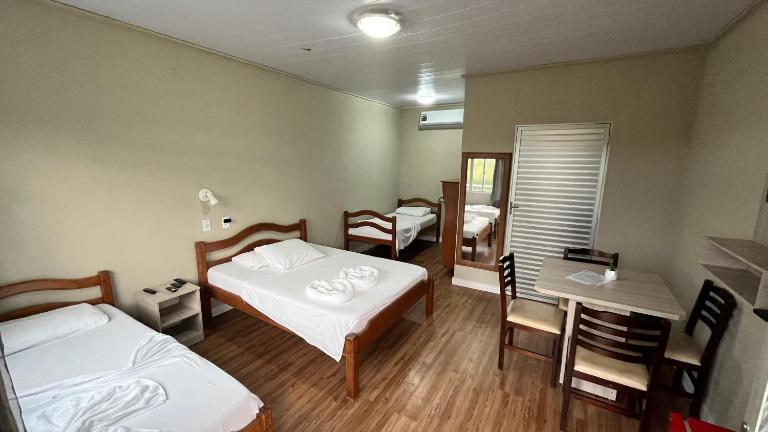 ECO CHALÉ PARK CACHOEIRAS - Bed and Breakfast Presidente Figueiredo