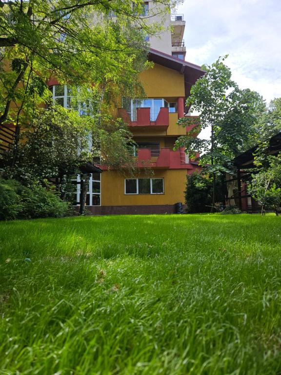 SIMPLE VILLA ROOMS National Arena SELF CHECK IN - B&B Bucarest