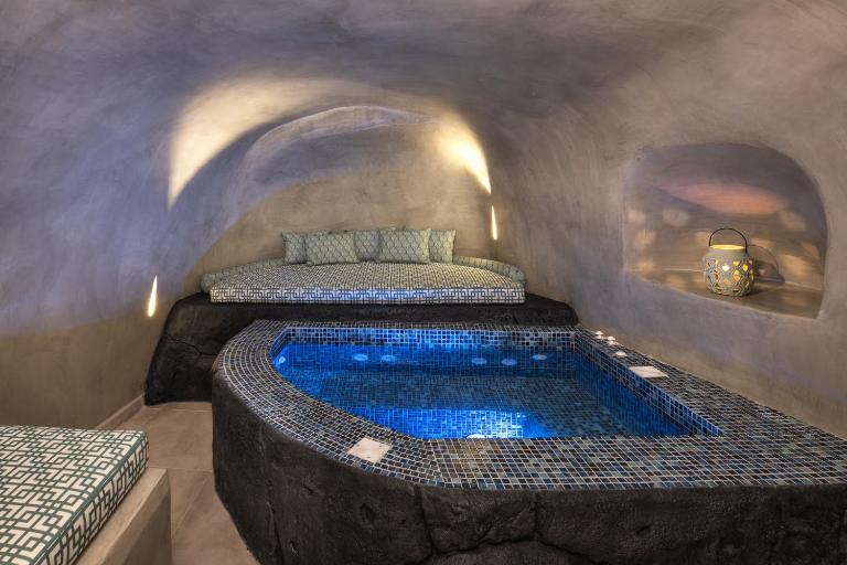 Elia 2 bedroom cavehouse with indoor jacuzzi - B&B Vóthonas