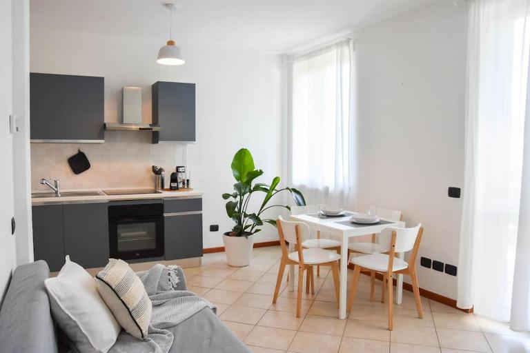Ca' Gialla 4 - Lago di Lugano, Dog friendly, balcone e parcheggio - - B&B Cadegliano-Viconago
