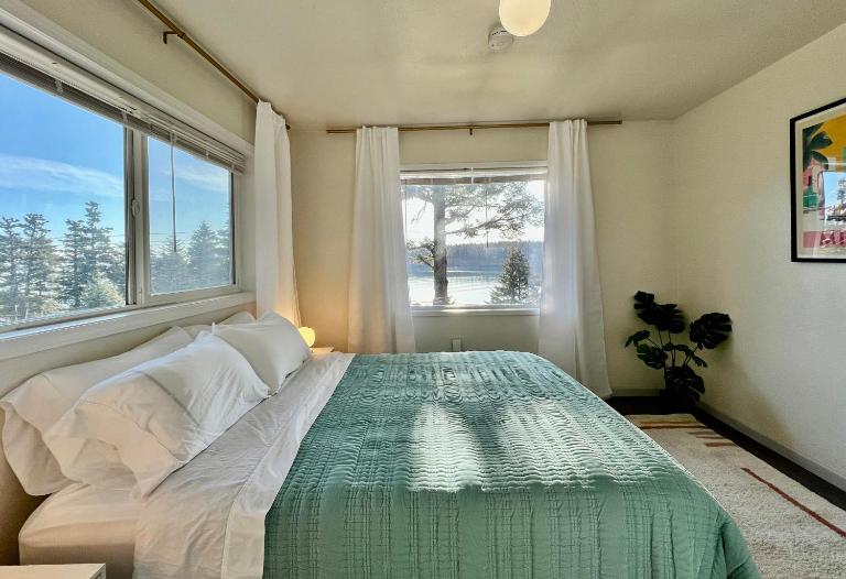 THE SHORELINE #1 - Ocean Views and Northern Lights - Bed and Breakfast Kodiak
