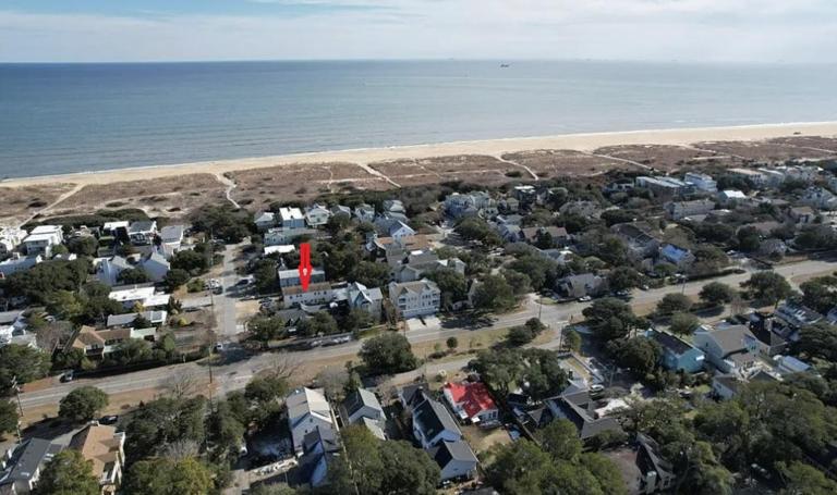 Beach Happy 4bedrooms-3bath steps to beach - Ferienwohnung Virginia Beach