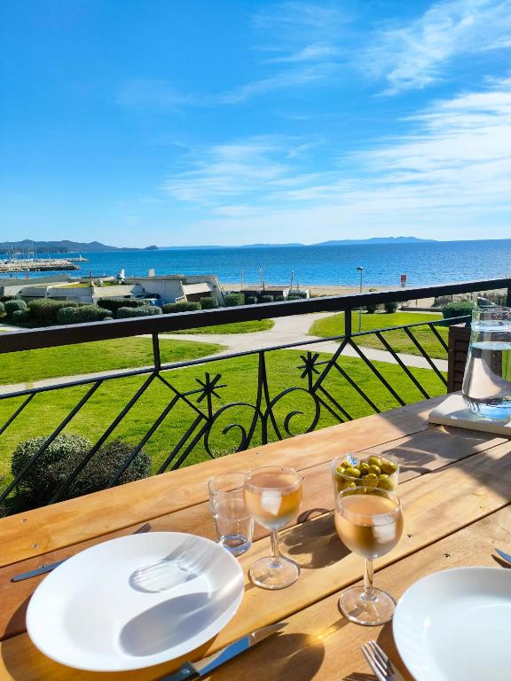 Appartement Vue d'Or les pieds dans l'eau - B&B La Londe-les-Maures