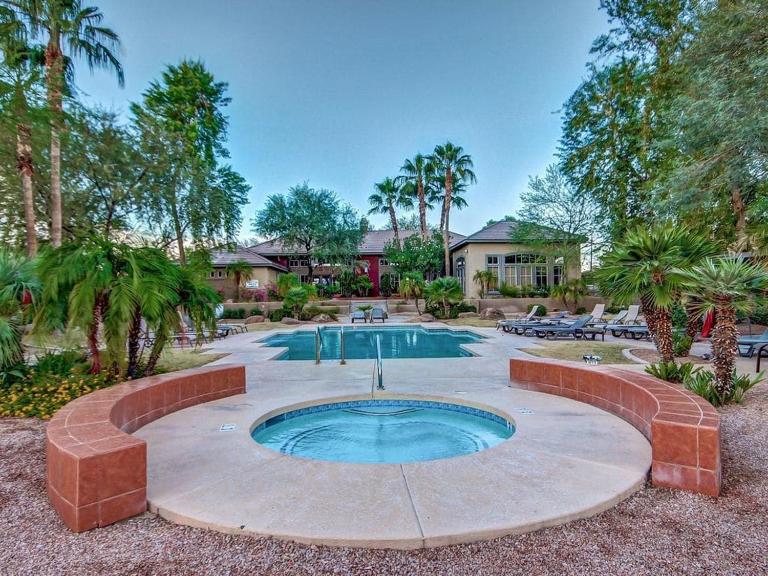Gated Condo Heated Pool Putt Green Near Papago - B&B Phoenix