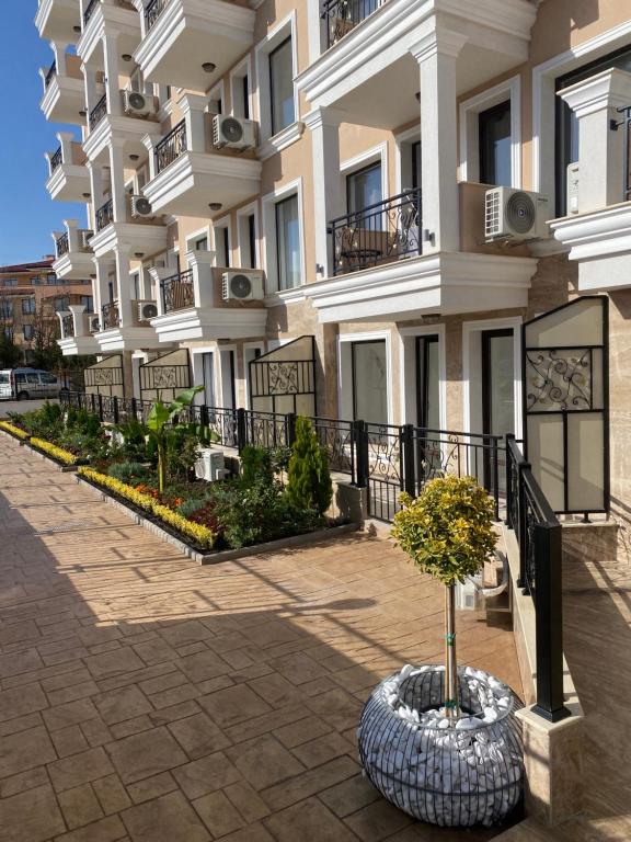 Delux Ferienwohnung-Polarstarbeach Apartment Nr 102 am Meer Sweti Vlas - B&B Sveti Vlas