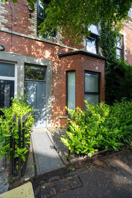 The Botanic Way - City Centre Duplex with Free Parking and City Views - B&B Belfast