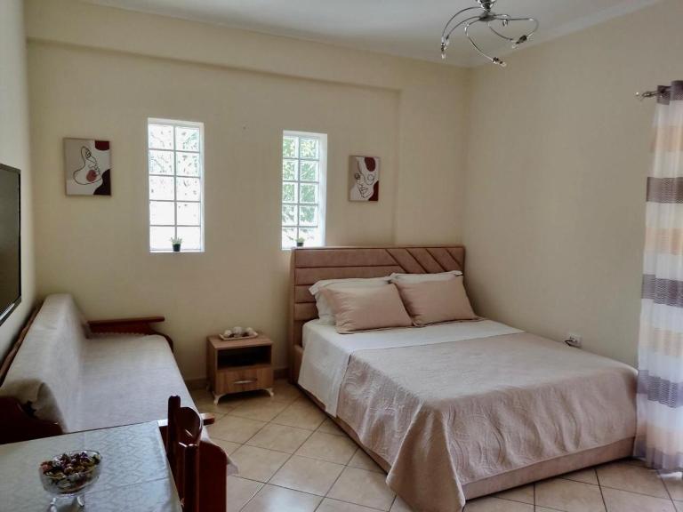 Jani's Studio - Bed and Breakfast Vlorë