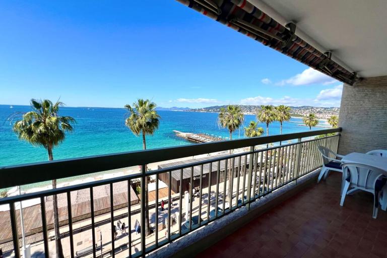 Juan les Pins - Sea View - 4 people - Parking - Bed and Breakfast Juan-les-Pins