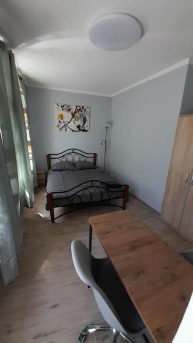 Apartment Vecliepaja - Ferienwohnung Liepāja