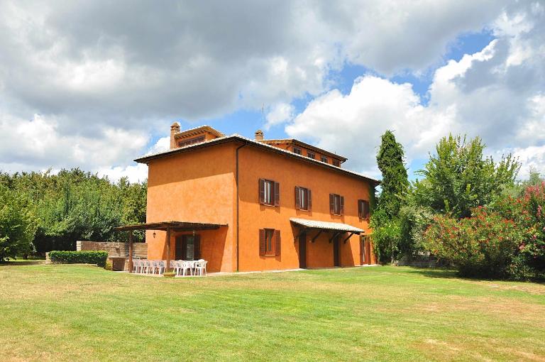 Villa i Noccioli - 18 posti letto, piscina, parco - B&B Capranica