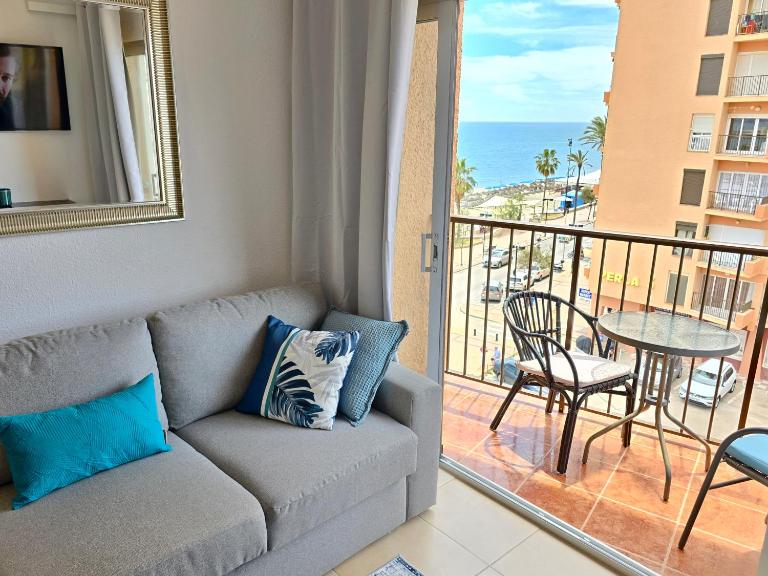 Fuengirola first line sea view - Ferienwohnung Fuengirola