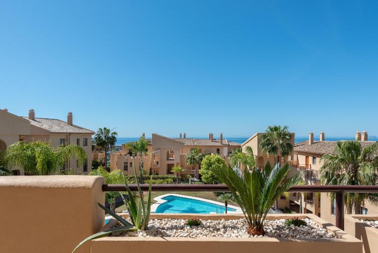 Charming 2-Bedroom with Beautiful Sea Views - B&B Benahavís