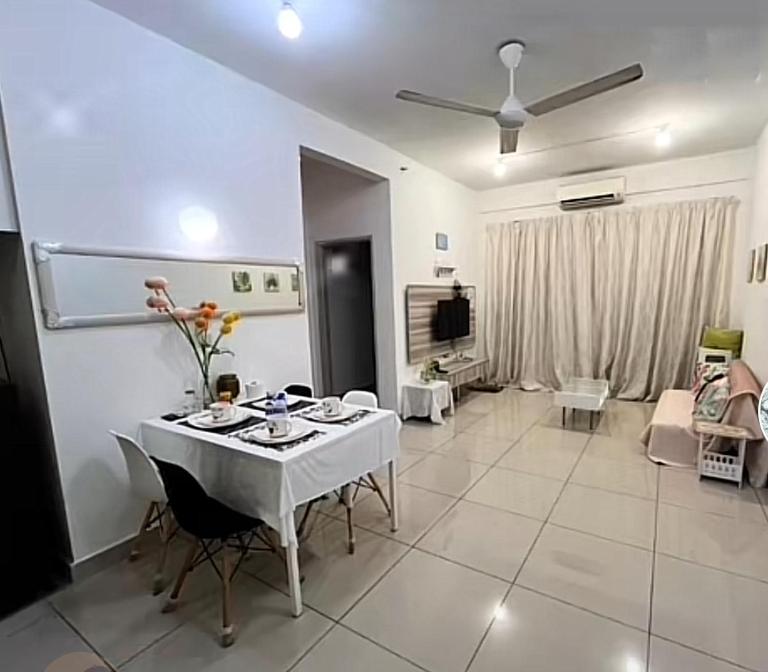 BbellaHomestayRiverview KBtown 2BR, Wi-Fi, washer - Bed and Breakfast Kota Bharu