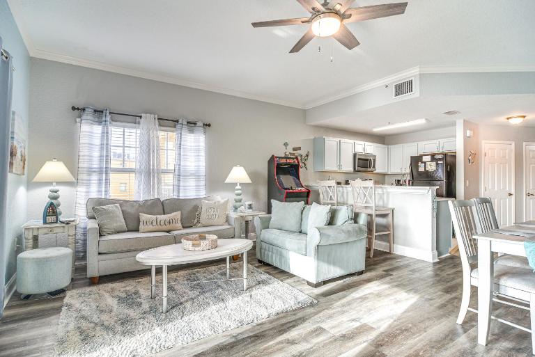 Waterfront Condo w/ Arcade in Treasure Island! - B&B Saint Pete Beach