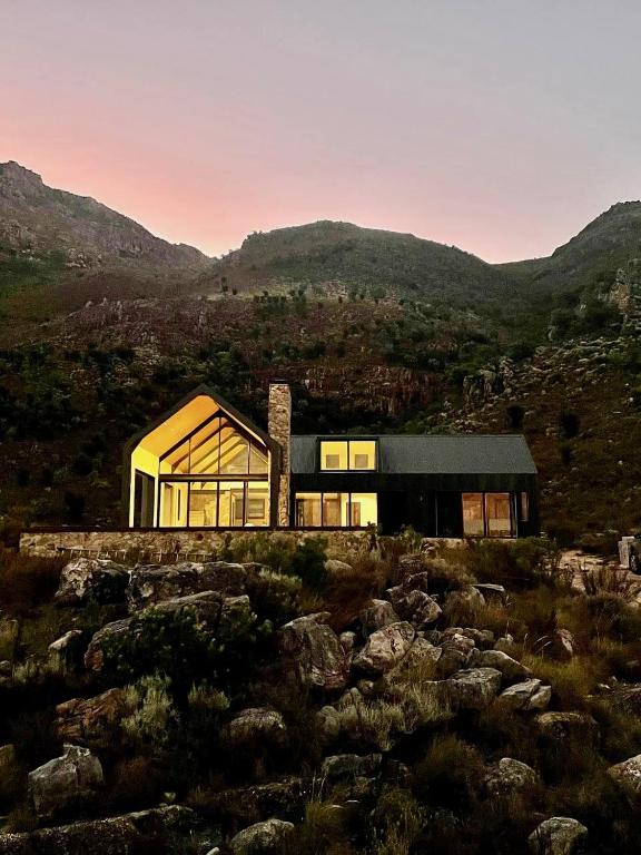 The Unbound - Escape the Ordinary - B&B Romansrivier