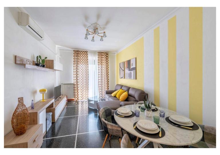 Genova Holidays House Erma - Parcheggio Privato e Wi-Fi - AC - Chambres d'hôtes Gênes