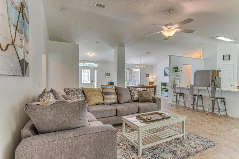 Pensacola Home w/ Large Yard: 4 Mi to Beach - B&B Pensacola
