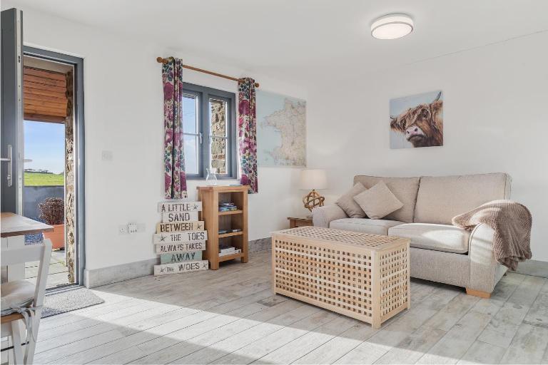 Grassholm Cottage with Hot Tub - Dog Friendly - B&B Haverfordwest