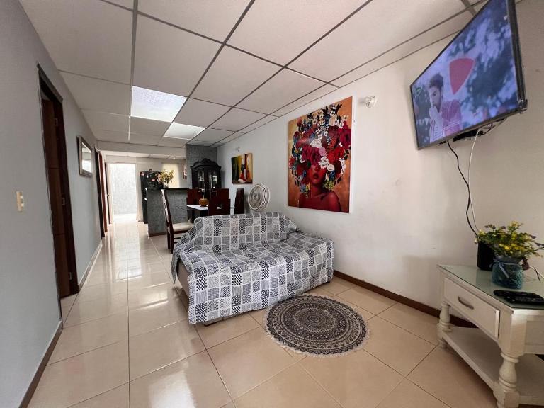 Casa amplia cerca a UKUMARI parque CONSOTA y excelentes restaurantes - Chambres d'hôtes Pereira
