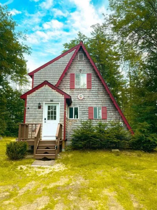 Modern-Cozy A-frame, close to lake, hiking - B&B Fryeburg
