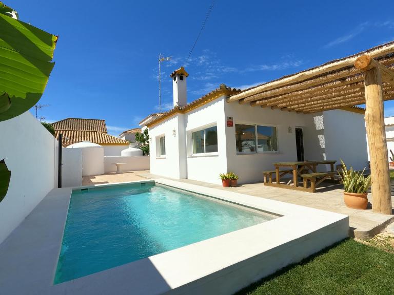 Preciosa Villa Independiente 100metros playa 10personas, Free Parking, Fully renovated Now - B&B Los Caños