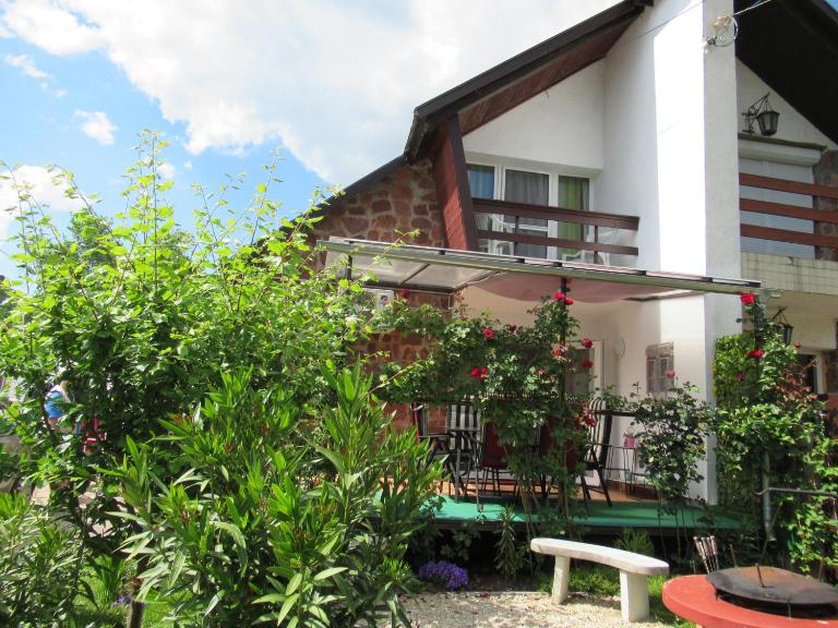 Halász Apartman Ábrahámhegy - Bed and Breakfast Ábrahámhegy