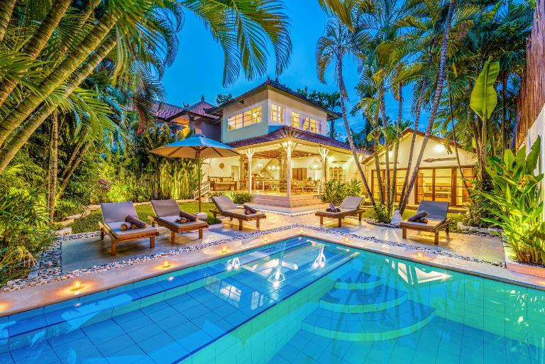 Villa Berlin - Private 6 BDR Villa in Seminyak with Pool and Garden - Bed and Breakfast Seminyak