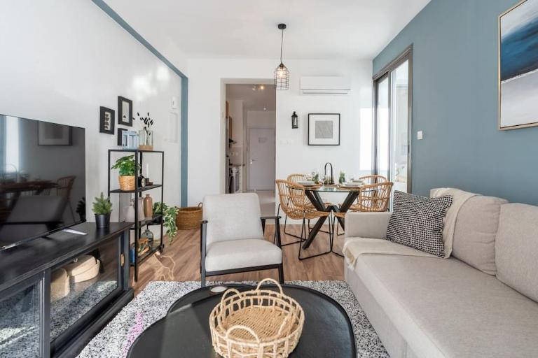 Moon Light 1-Bedroom Apartment in Larnaca - Chambres d'hôtes Larnaca