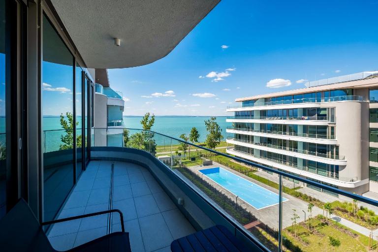 MyFlat Wave Beach54 Apartment - Chambres d'hôtes Siófok