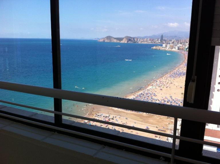 Apartamento Av Madrid 2H - Bed and Breakfast Benidorm