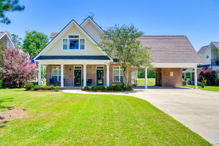 Springfield Studio Rental w/ Golf Course View! - B&B Springfield