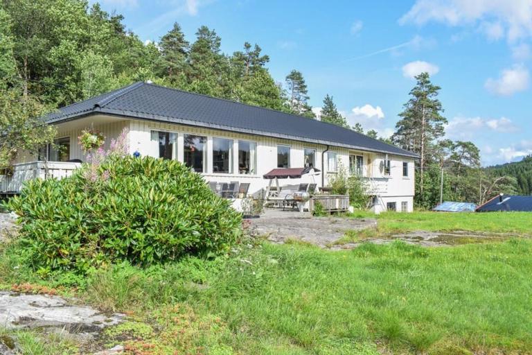 Flott Ferieleilighet - Øyslebø - B&B Sjævesland