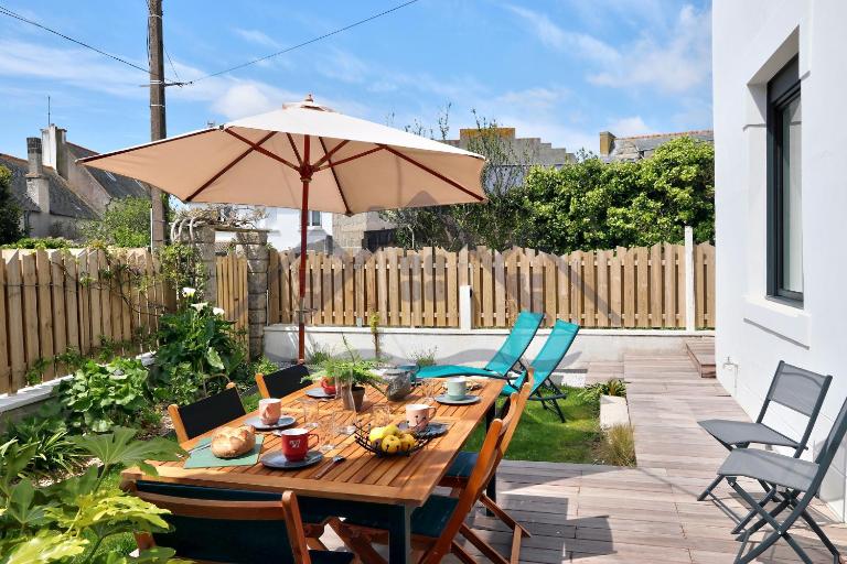 LocaLise - M1 - Bain de mer - Maison entièrement rénové avec jardin clos - Wifi inclus - Draps inclus - Animaux bienvenus - B&B Treffiagat