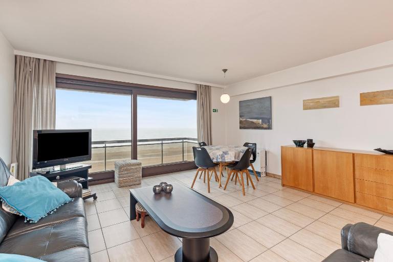 Coxy Beach 0601 - B&B Koksijde