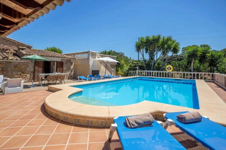 Villa Colonya Jaume-3 bedrooms, private pool near Pollensa - B&B Pollença