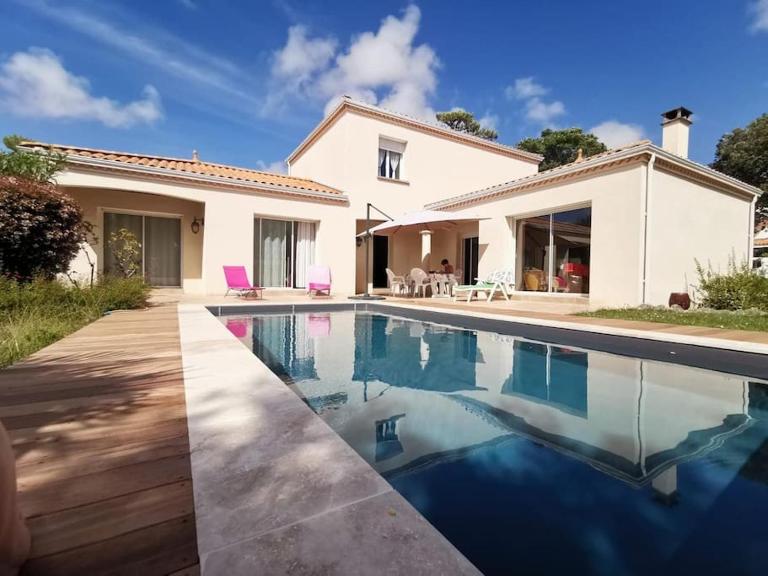 St Palais, maison avec piscine à 200m de la plage - B&B Saint-Palais-sur-Mer