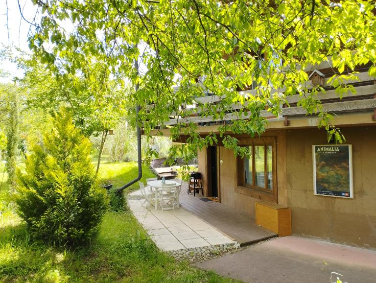 Le Nid du Chat Noir - Gîte La Maison Alvéole - B&B Sciez