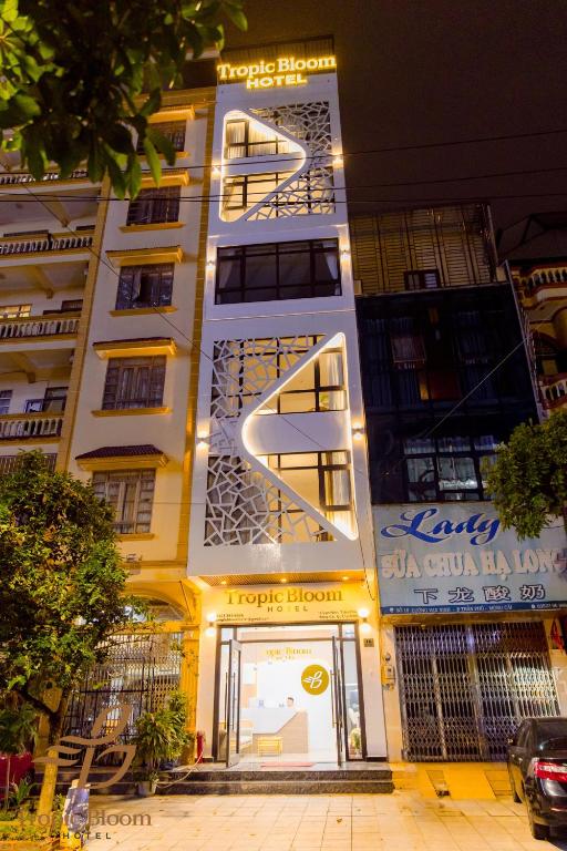 Tropic Bloom Hotel - B&B Móng Cái
