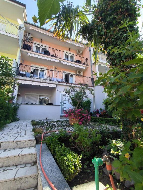 Apartman Ema 2, Crikvenica - B&B Cirquenizza