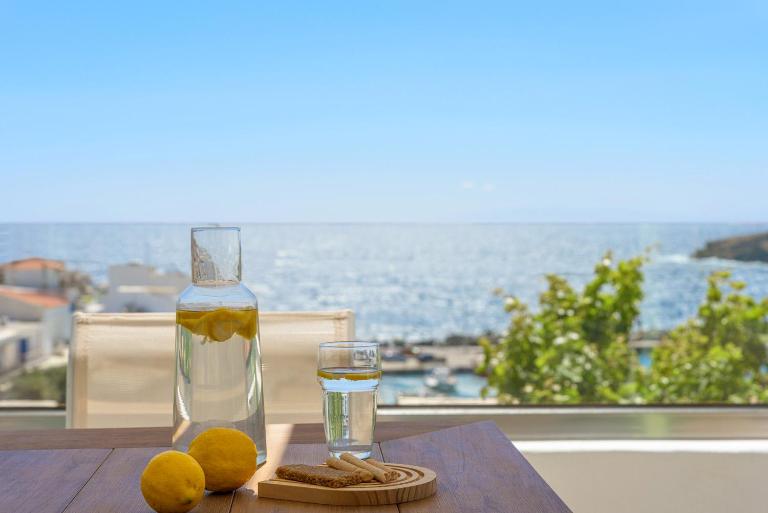 Demilia Luxury Suites - B&B Batsi