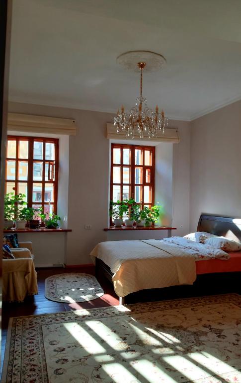 Квартира в центрі Старого міста з окремим входом - B&B Kamyanets-Podilskyi